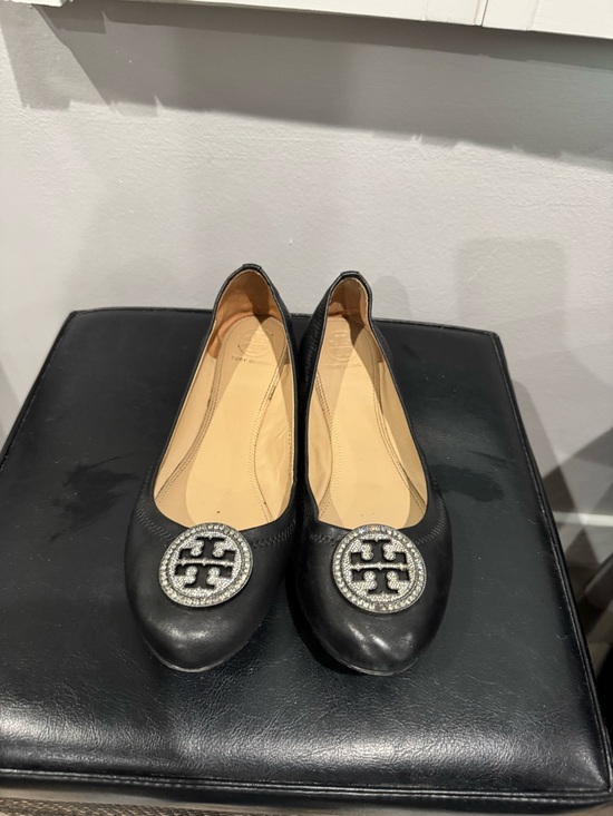 Tory Burch Black Leather Logo Medallion Ballet Flats - Picture 2 of 3